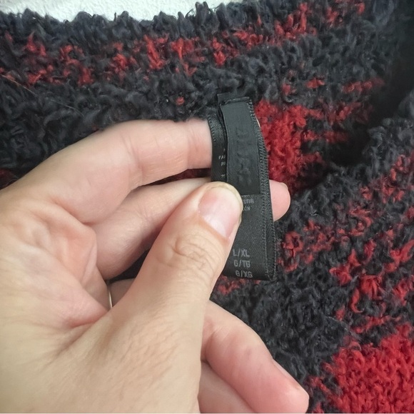 Skims Cozy Knit Buffalo Plaid Crewneck Pullover - Picture 8 of 13